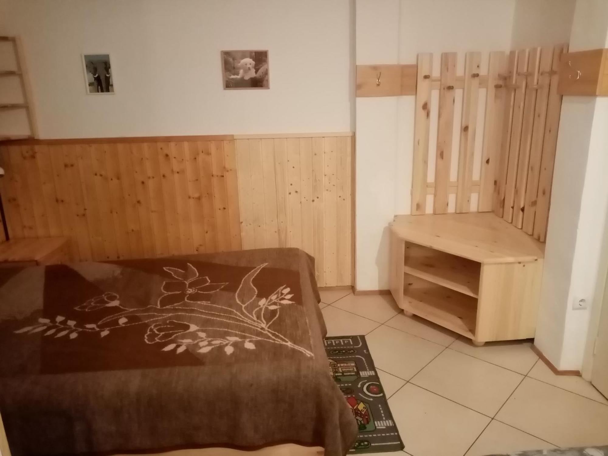 Családi Vendégház Eger Esterno foto